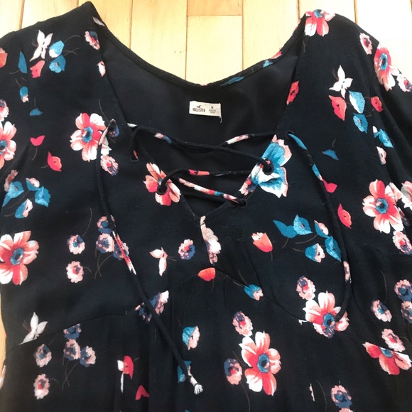 Hollister floral dress - Picture 2 of 2